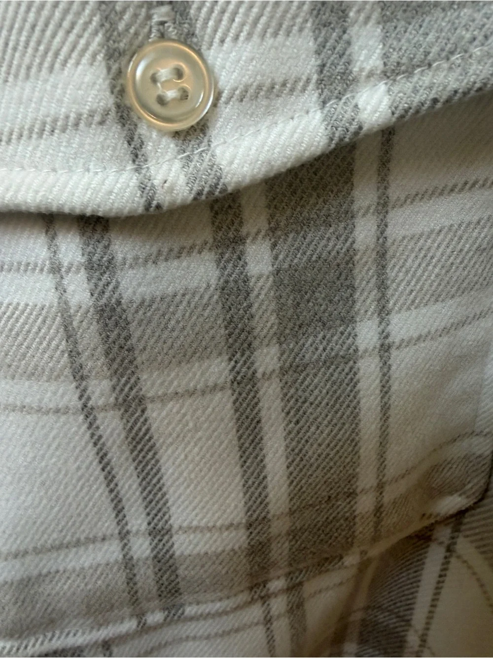 H&M flannel button up medium plaid neutral colors rounded hem EUC - Picture 4 of 5